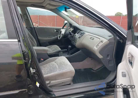 2001 Honda Accord 2.3 Ex из США, поврежденный, VIN JHMCG66811C003187